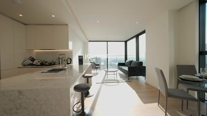 2 Bedroom Flat To Rent In Hampton Tower, Marsh Wall, E14