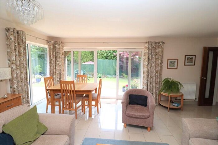 2 Bedroom Detached Bungalow To Rent In Upper St Helens Road, Hedge End, SO30