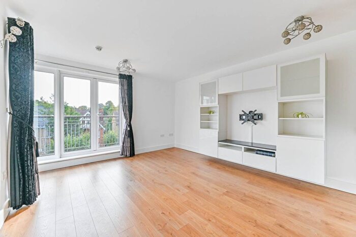 2 Bedroom Flat To Rent In Skyline Court, Central Croydon, Croydon, CR0