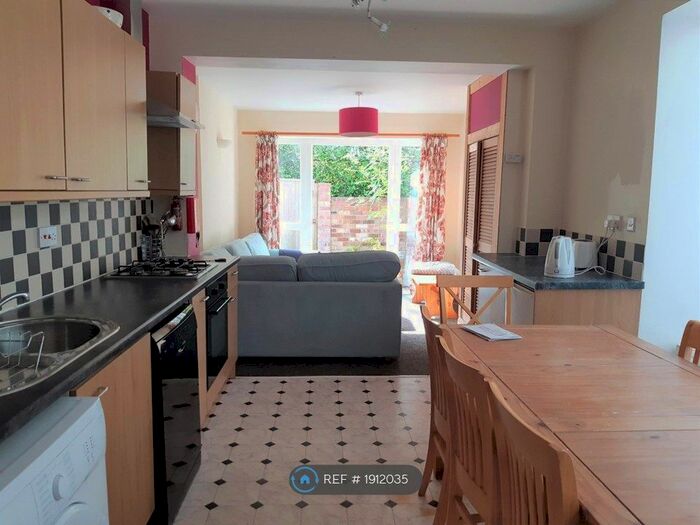 7 Bedroom Terraced House To Rent In Danes Road, Exeter, EX4