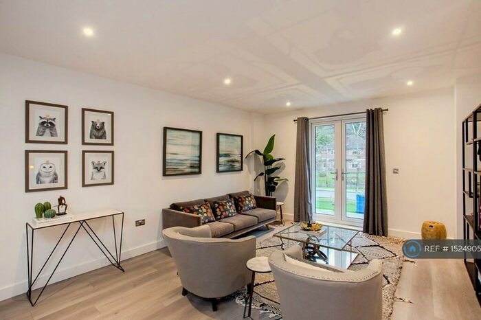 1 Bedroom Flat To Rent In Heron House, Godalming, GU7