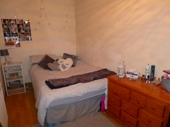 7 Bedroom Semi-Detached House To Rent In Wilbraham Road, Fallowfield, M14