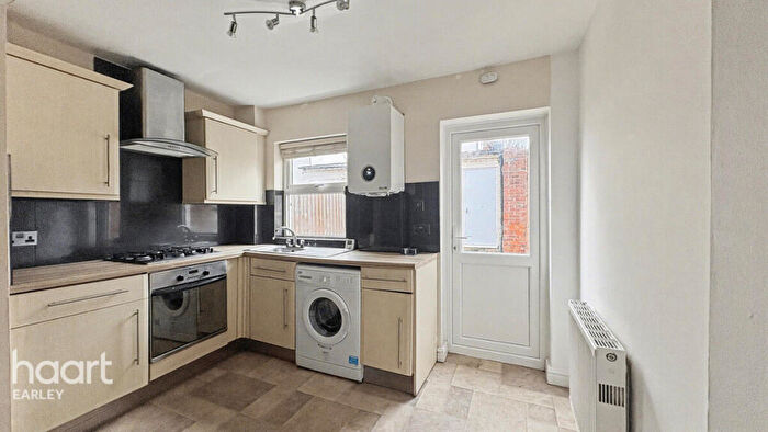 3 Bedroom End Of Terrace House To Rent In Chesterman Street, Reading, RG1