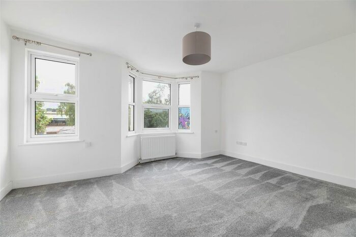 1 Bedroom Flat To Rent In Wood Street, London, E17
