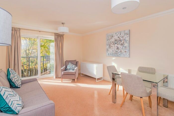 2 Bedroom Flat To Rent In Barton Road, Headington, Oxford, OX3