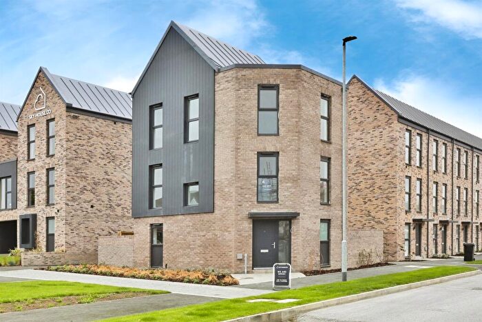 3 Bedroom Detached House For Sale In Maple Wood Walk, Waverley, Rotherham, S60