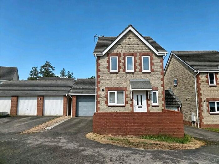3 Bedroom Detached House For Sale In Ffordd Ger Y Llyn, Tircoed Forest Village, Penllergaer, Swansea, City And County Of Swansea., SA4