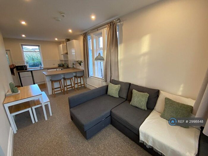 5 Bedroom Semi Detached House To Rent In Rozelle Road, Poole, BH14