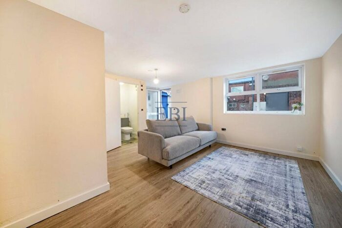 1 Bedroom Apartment To Rent In Hermitage Lane, Woodside Green, South Norwood, SE25