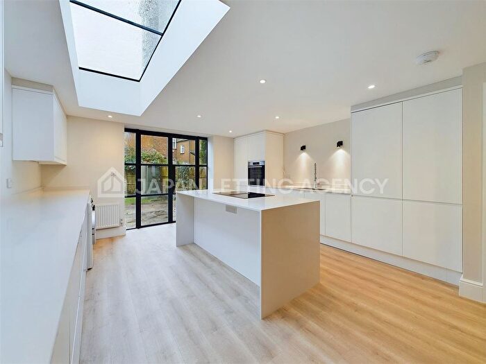3 Bedroom Terraced House To Rent In Coningsby Road, London, W5
