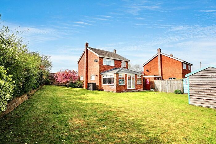 3 Bedroom Detached House For Sale In Orchard Close, Roughton, NR11