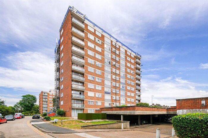 2 Bedroom Flat For Sale In Gardner Close, London, E11