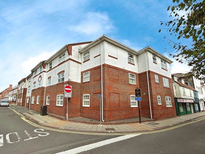 2 Bedroom Flat For Sale In Three Cuppes Lane, Salisbury, SP1