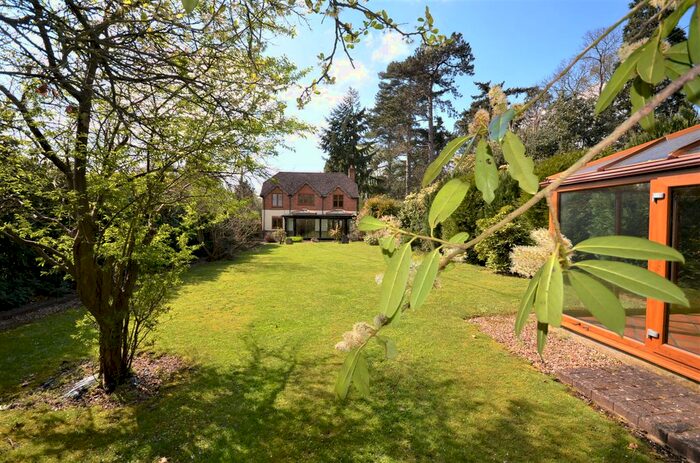 3 Bedroom Detached House To Rent In Framewood Road, Wexham, Slough, SL2