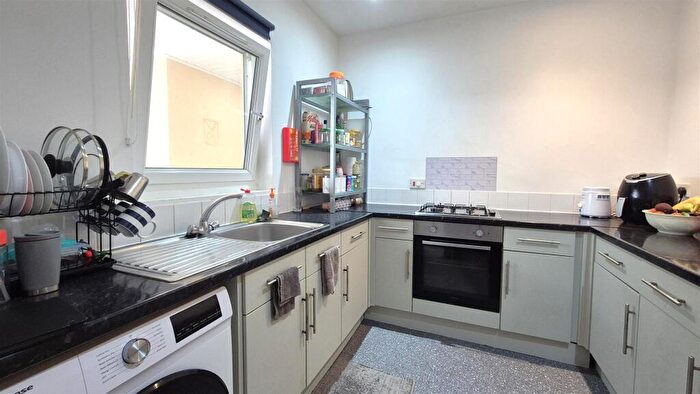 2 Bedroom Flat For Sale In London Road, Portsmouth, PO2