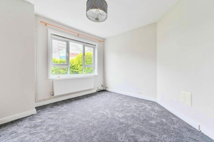 3 Bedroom Semi-Detached House To Rent In Glebe Road, Stanmore, HA7