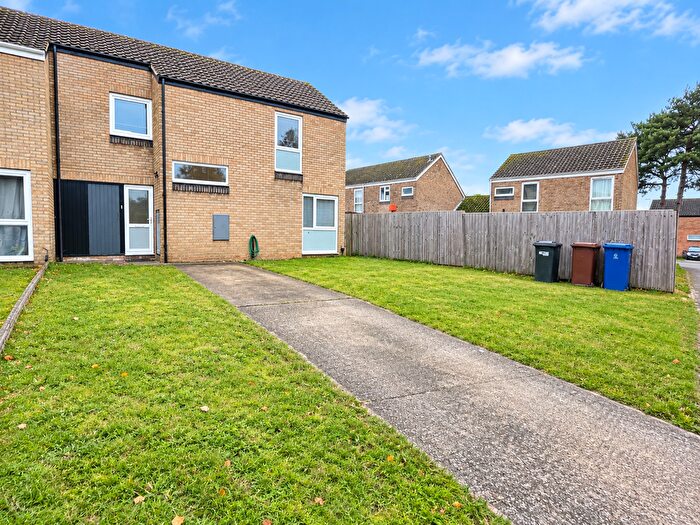 3 Bedroom Property To Rent In Elm Walk, Lakenheath, IP27