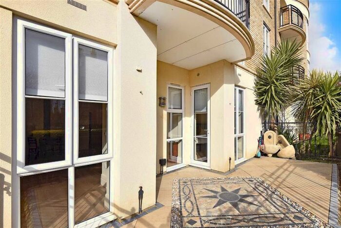 1 Bedroom Flat To Rent In Melliss Avenue, Kew, Richmond, TW9