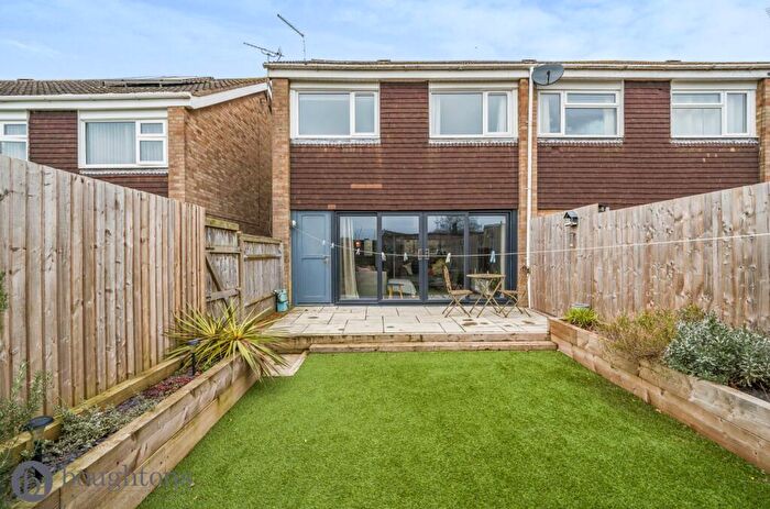 3 Bedroom End Of Terrace House For Sale In Westhill Close, Brackley, NN13