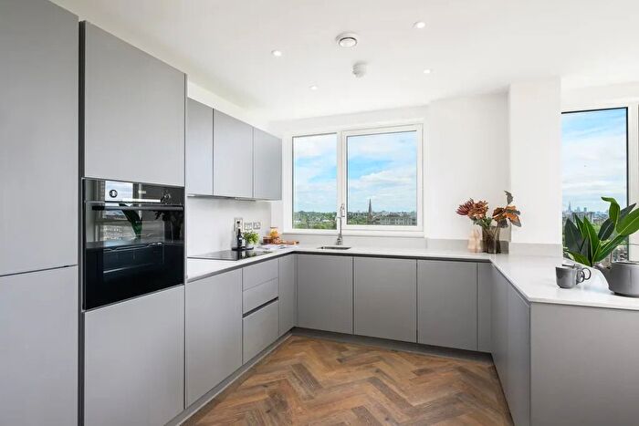2 Bedroom Flat To Rent In Cambridge Road, London, SW20