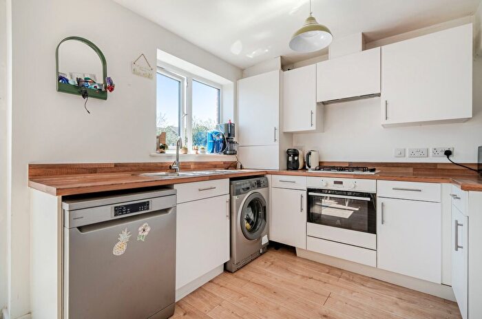 3 Bedroom End Terrace House For Sale In Pencarrow Road, Paignton, Devon, TQ3