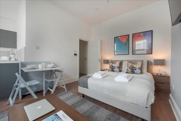 Studio To Rent In Warwick Road (/), London, SW5
