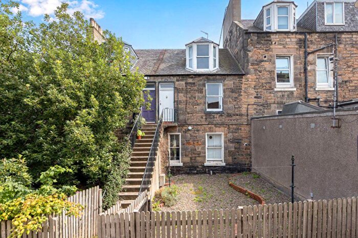 2 Bedroom Flat For Sale In Maryfield, Abbeyhill, Edinburgh, EH7