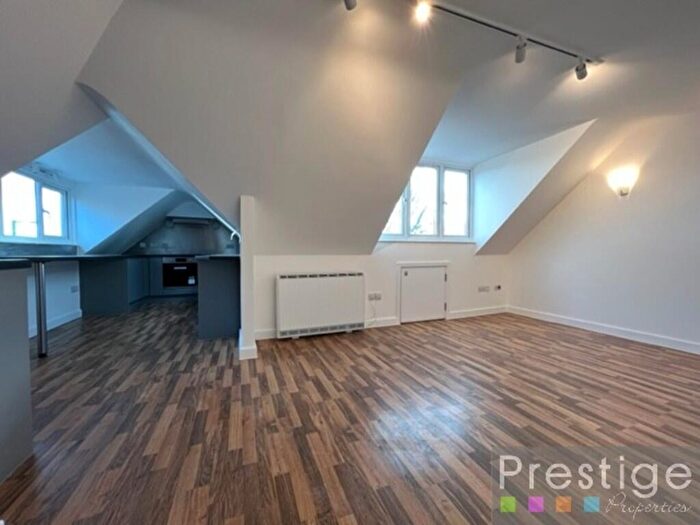 1 Bedroom Flat To Rent In Queens Road, London, NW4