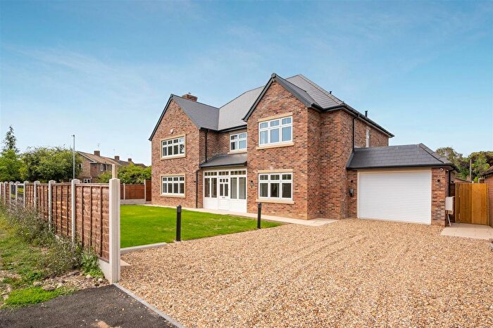 5 Bedroom Detached House To Rent In The Avenue, Ascot, SL5