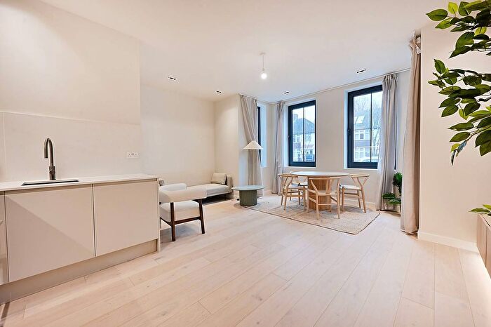 2 Bedroom Flat To Rent In Creswick Road, Ealing, Acton, W3