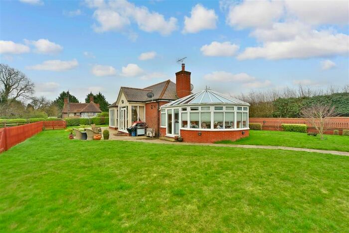 4 Bedroom Detached Bungalow For Sale In Swanton Street, Bredgar, Sittingbourne, Kent, ME9