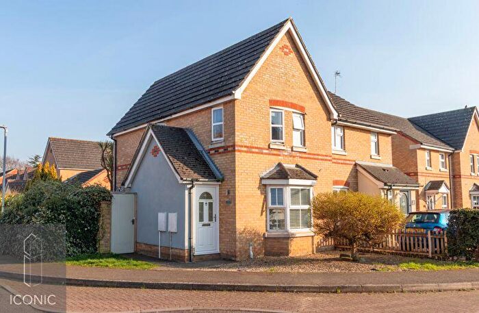 3 Bedroom Semi-Detached House For Sale In The Drove, Taverham, Norwich, NR8
