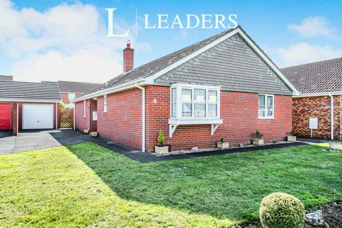 2 Bedroom Bungalow To Rent In Christchurch, BH23