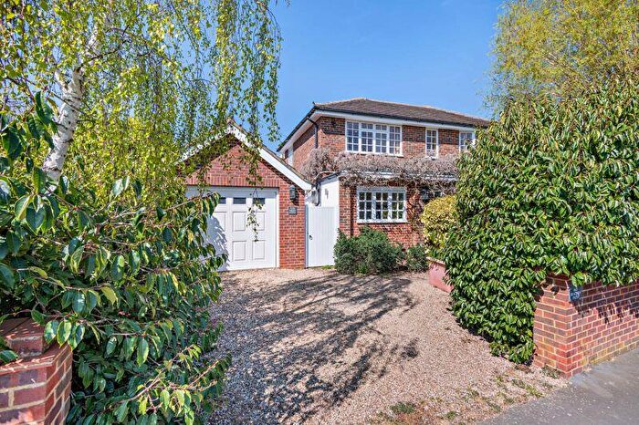 3 Bedroom Detached House For Sale In Bracken Path, Epsom, KT18