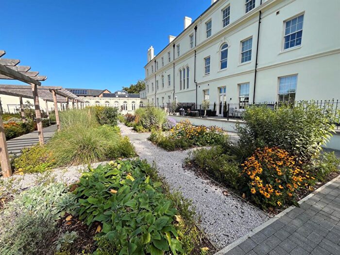 2 Bedroom Apartment For Sale In Wills Crescent, Leybourne, West Malling, ME19