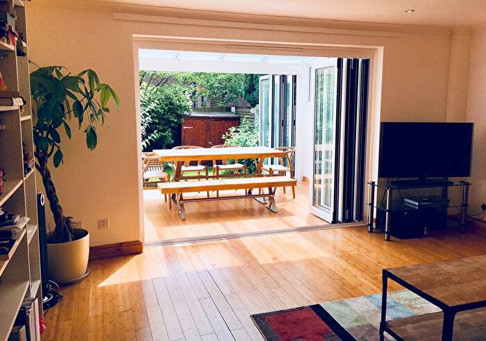 4 Bedroom Terraced House To Rent In Gomm Road, Bermondsey, SE16