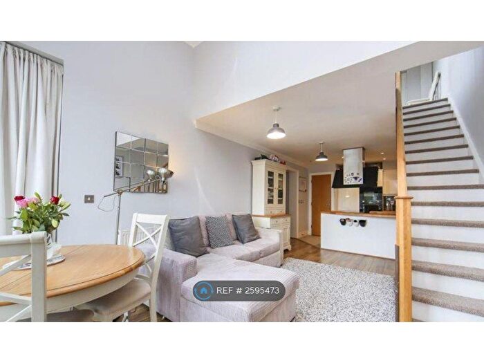 2 Bedroom Flat To Rent In Leslie Park Road, Croydon, CR0