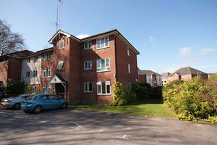 2 Bedroom Apartment To Rent In Dickers Lane, Alton, GU34