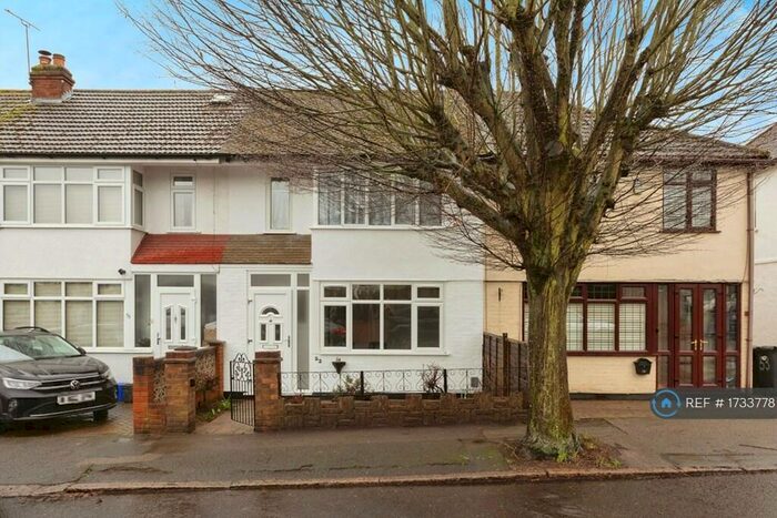 3 Bedroom Terraced House To Rent In South View Road, Loughton, IG10