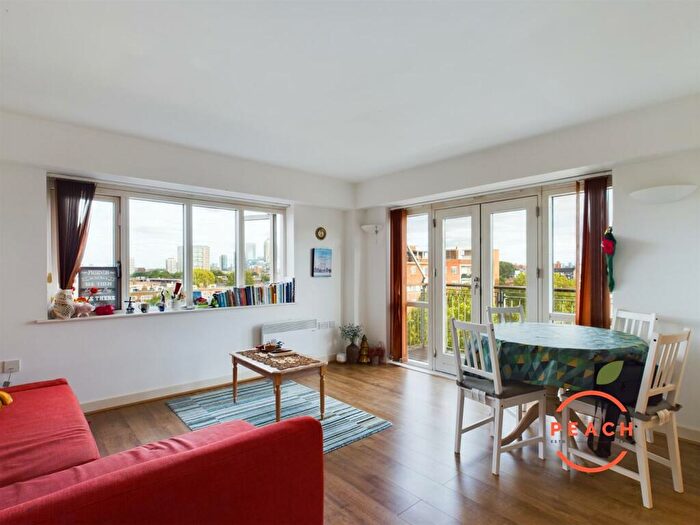 1 Bedroom Apartment To Rent In Stepney Way, Stepney Green, E1