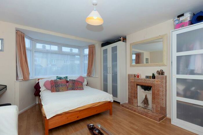 1 Bedroom Flat To Rent In Lewell Avenue, Oxford, OX3