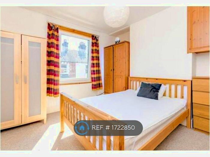 3 Bedroom End Of Terrace House To Rent In Acacia Rd, Guildford, GU1