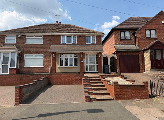 3 Bedroom Semi Detached House For Sale In Weybourne Road, Great Barr, Birmingham, B44