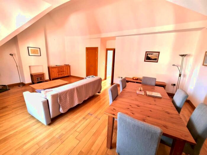 2 Bedroom Flat To Rent In The City Gardens, Iron Bar Lane, Canterbury, CT1