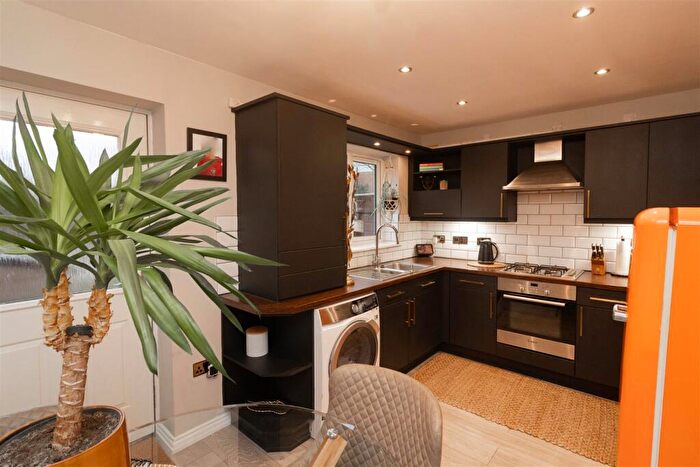 3 Bedroom Town House For Sale In Alnmouth Court, Blakelaw, Newcastle Upon Tyne, NE5