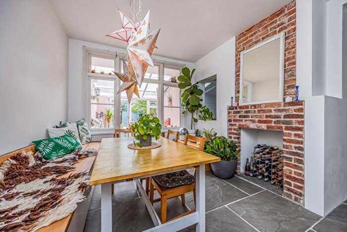 3 Bedroom Terraced House For Sale In Stamshaw Road, Portsmouth, PO2