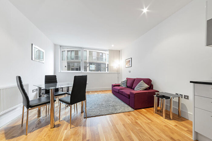 1 Bedroom Apartment To Rent In Lanterns Way, London, E14