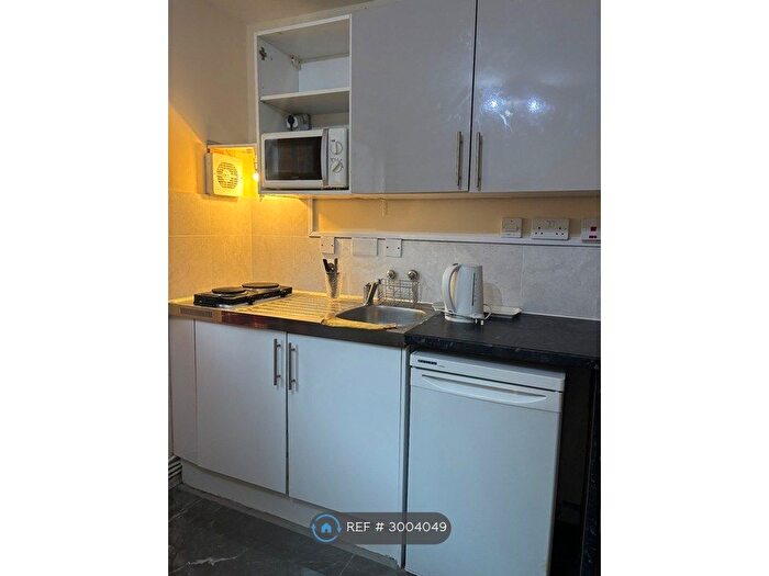 Studio To Rent In Russet Crescent, N7