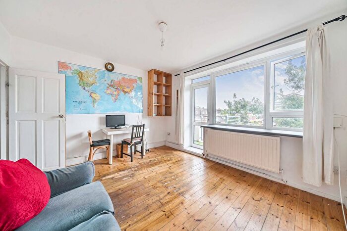 3 Bedroom Flat For Sale In Webber Street, Borough, London, SE1