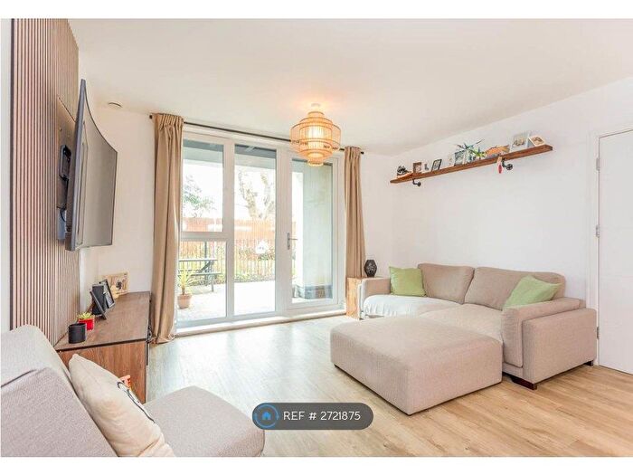 2 Bedroom Flat To Rent In Hawthorne Court, Bournemouth, BH2